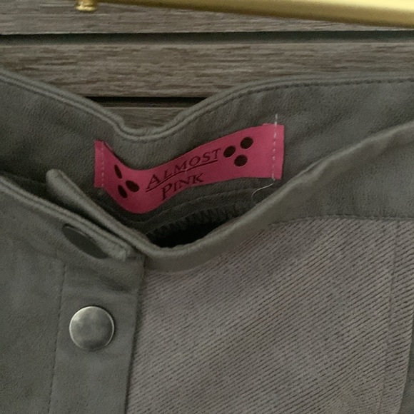 Mini skirt - Picture 3 of 3